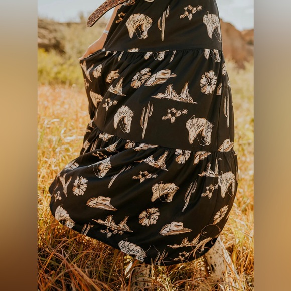 Black Western Print Tiered Ruffled High Waist Maxi Skirt 2XL Size Horses Cowboy - Picture 5 of 7